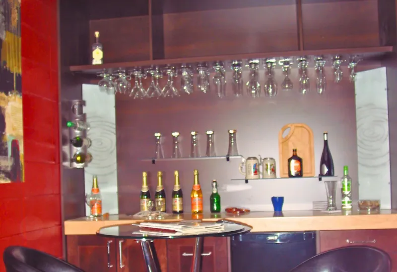 Bar & Wet Bar